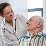 hombre mayor sentado silla ruedas junto medico 23 2148962355